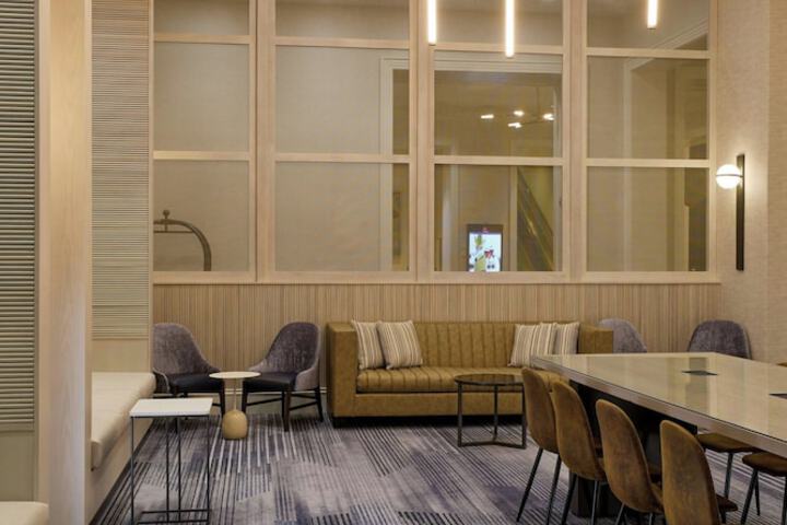 Entrance & Lobby
