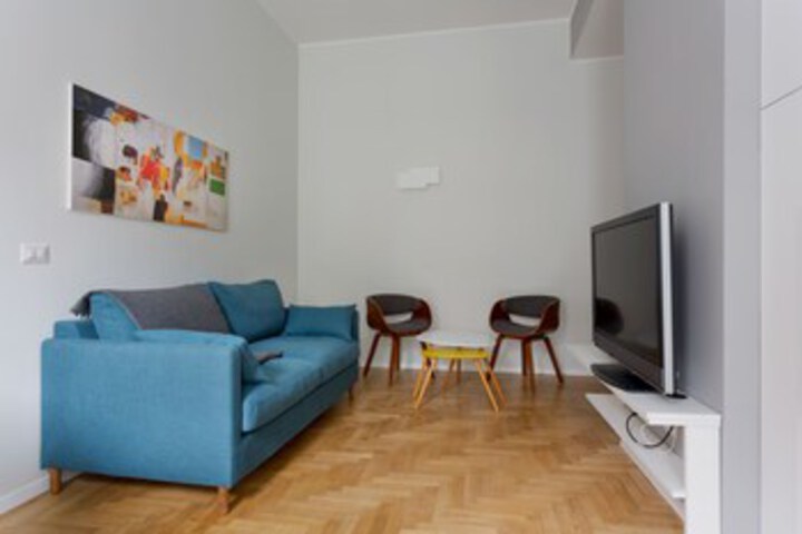 Room 4 of 11