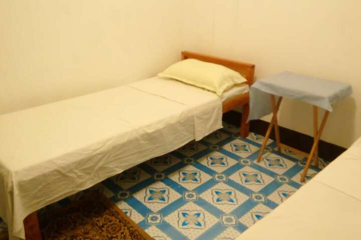 Room 13 of 22