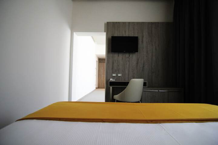 Room 8 of 34