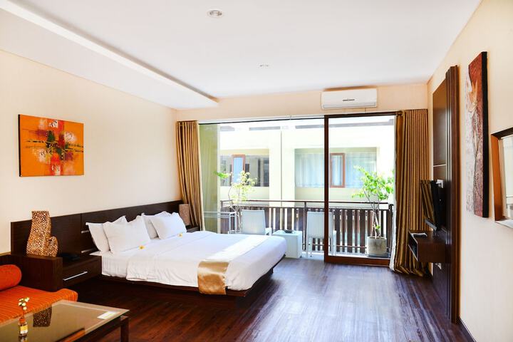 Room 3 of 43