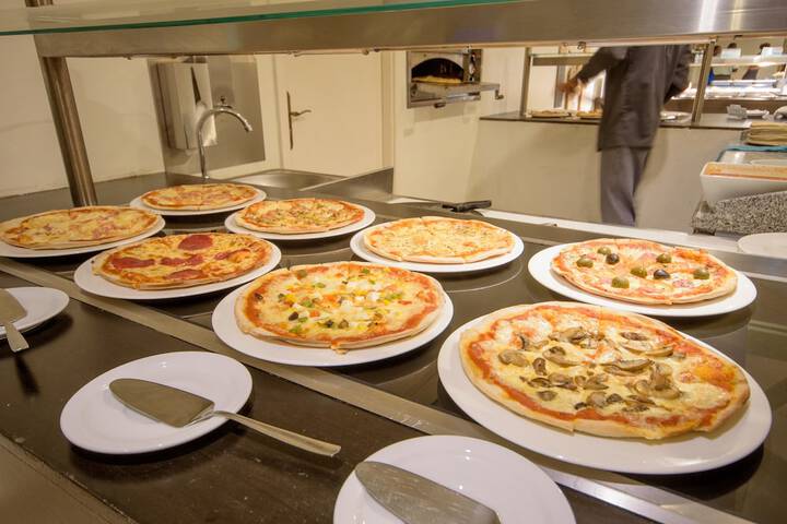 Dining 66 of 102