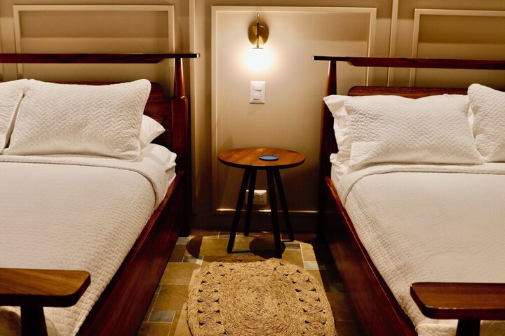 Room 3 of 38