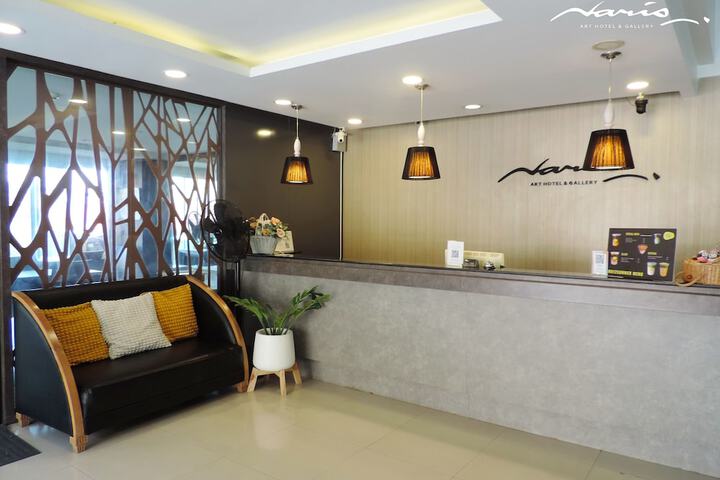 Entrance & Lobby