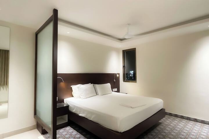 Room 12 of 41