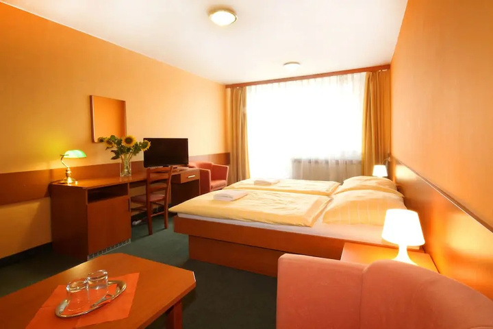 Room 3 of 12