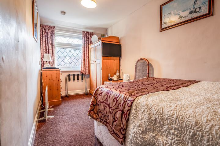 Room 5 of 27