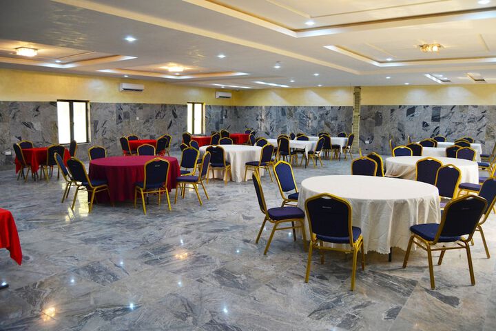 Ballroom/Hall 23 of 28