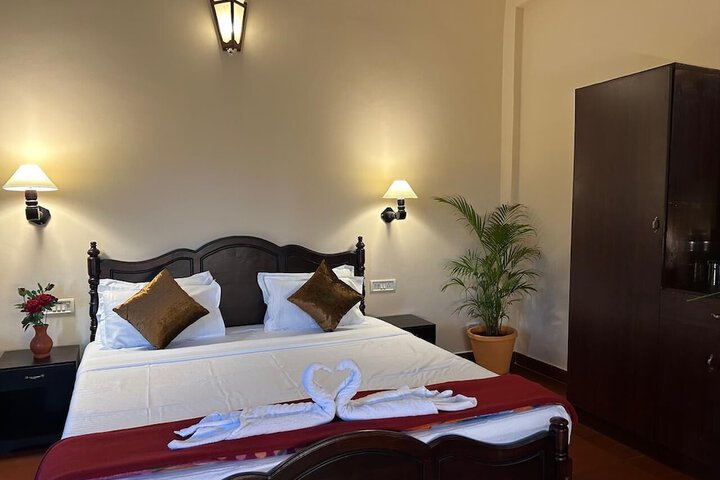 Room 2 of 11
