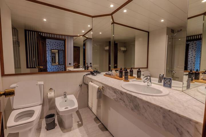 Bathroom Interior Photo