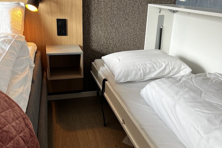 Room 25 of 64