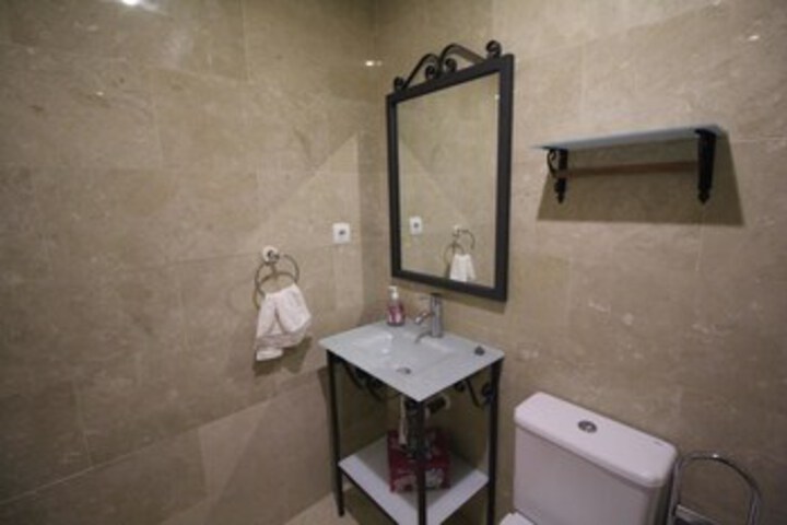 Room 4 of 29