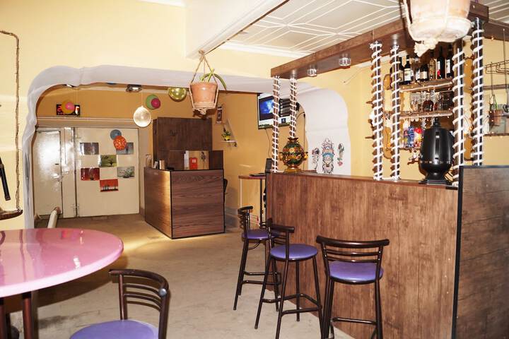 Lounge 21 of 26