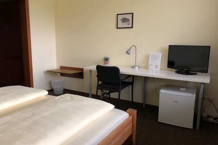 Room 4 of 26