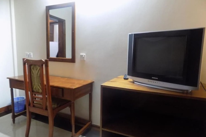Room 5 of 23