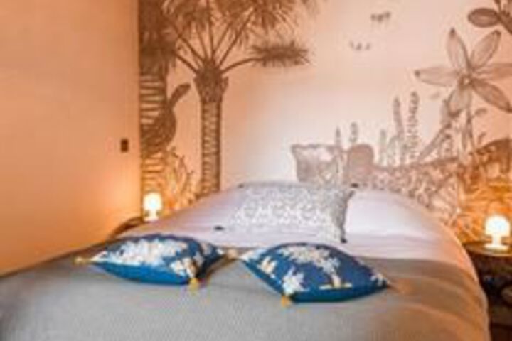 Room 10 of 30