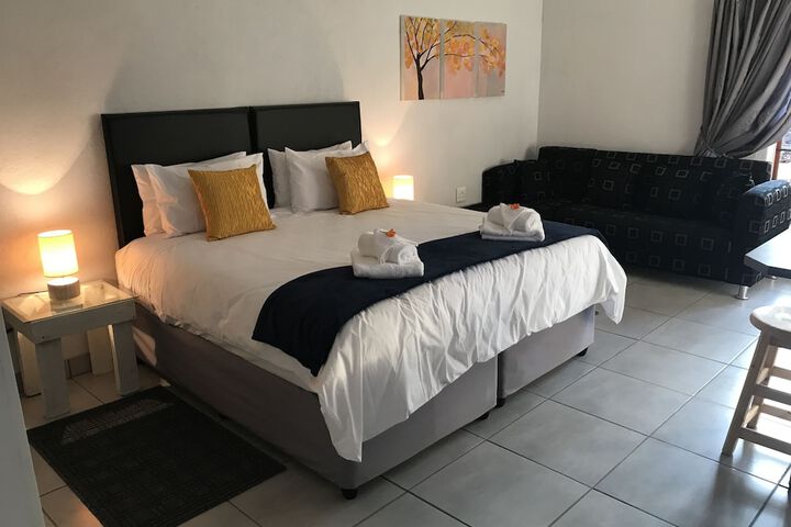 Room 12 of 90