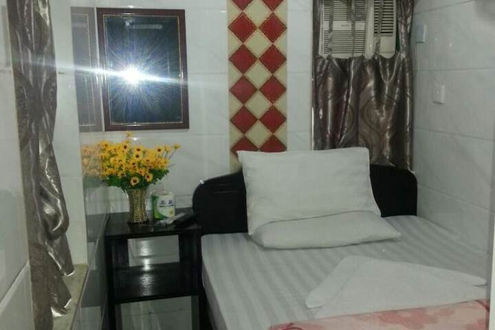 Room 28 of 58