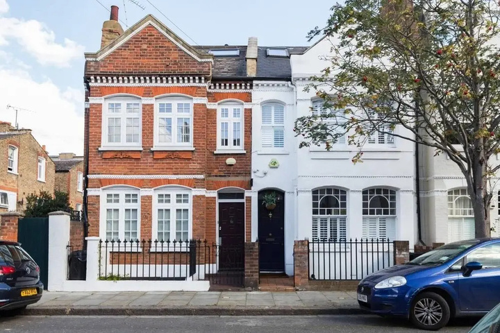 Fabulous 4 Bed House With Garden in Fulham