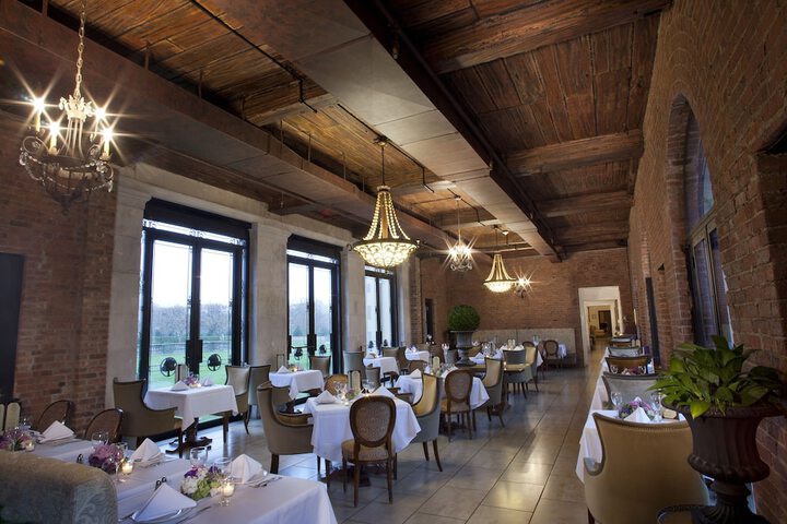 Dining 18 of 29