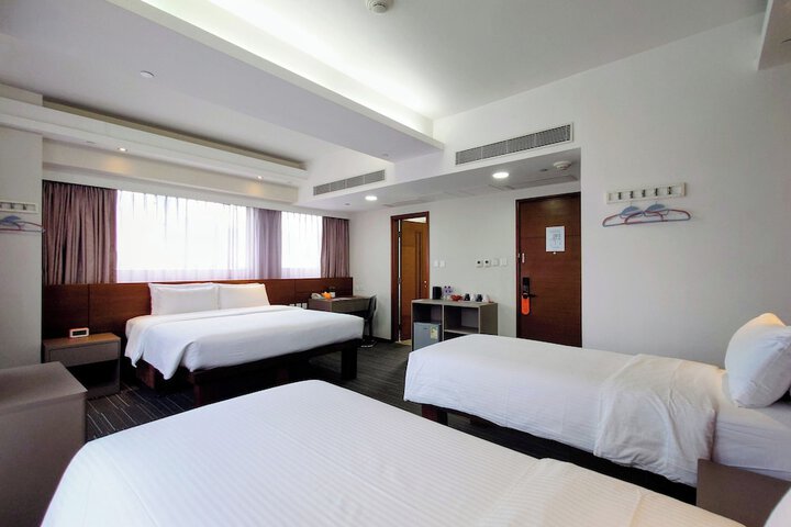Room 42 of 58