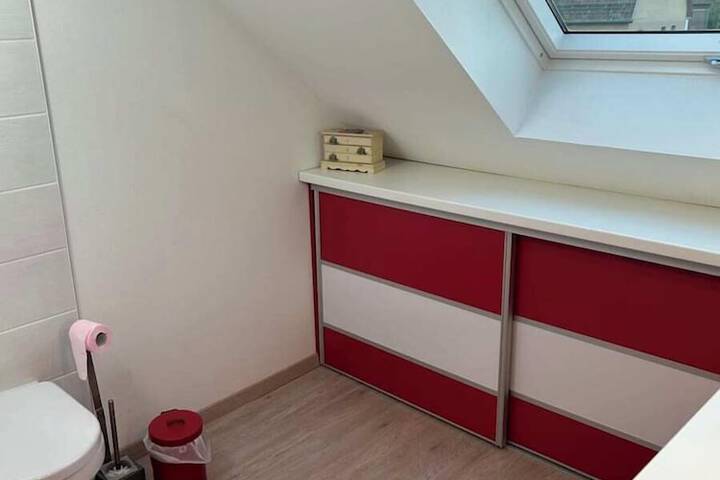Room 12 of 27