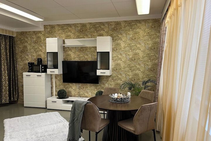 Room 68 of 108