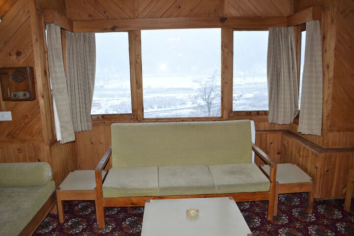 Room 12 of 36