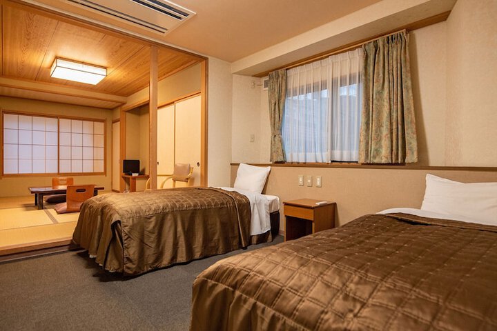 Room 19 of 77