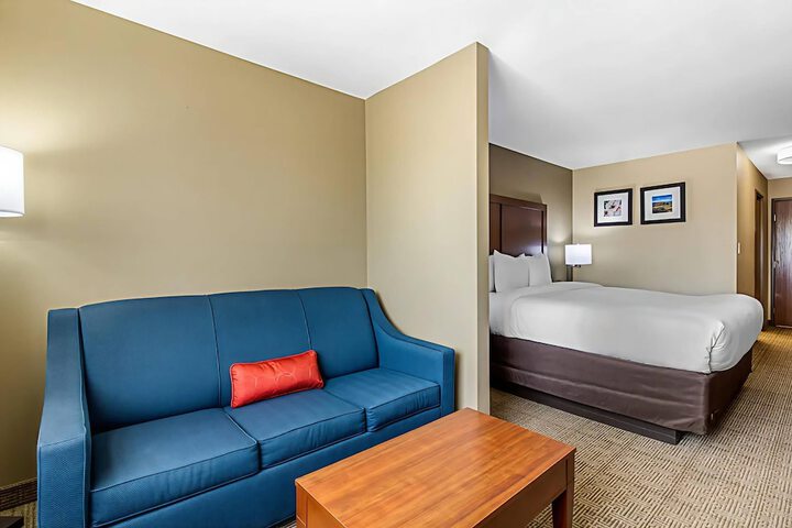 Room 8 of 18