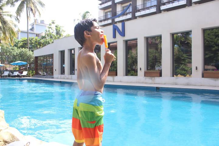 Hotel with Pool