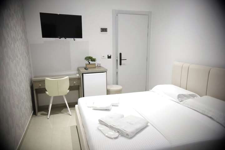 Room 41 of 68