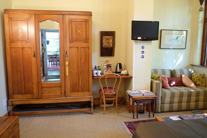 Room 15 of 60