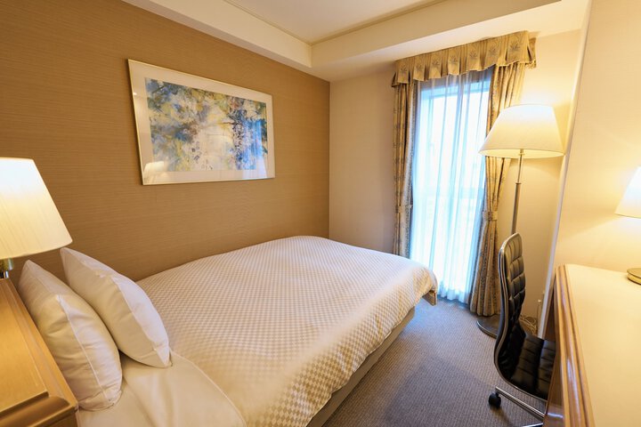 Room 6 of 60
