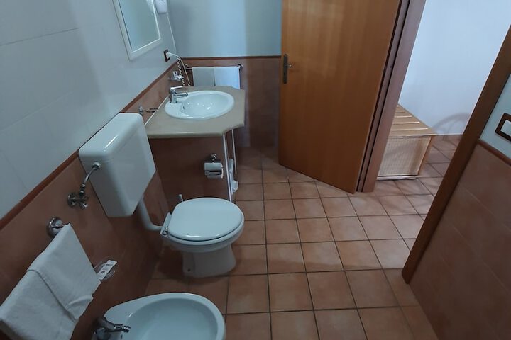 Room 186 of 249