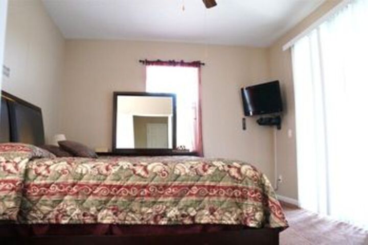 Room 11 of 19