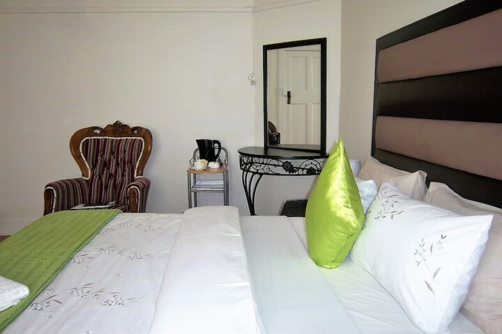 Room 4 of 55