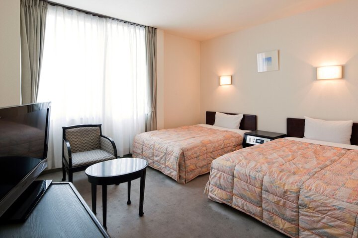 Room 6 of 34