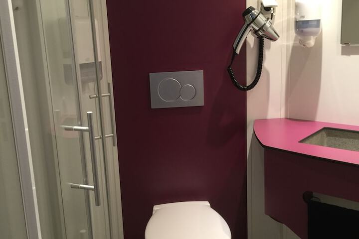 Room 45 of 68