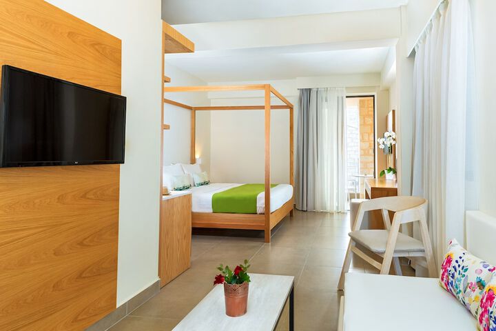 Room 10 of 38