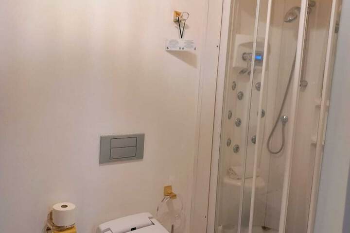 Room 31 of 48
