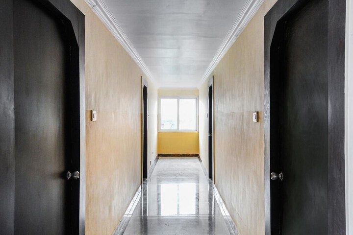 Ballroom/Hall 24 of 26