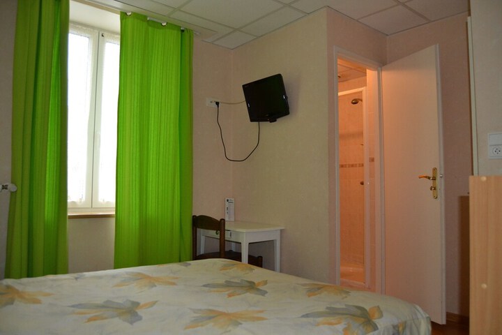 Room 22 of 37