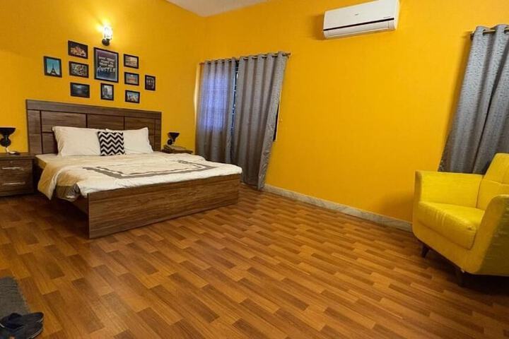 Room 5 of 14