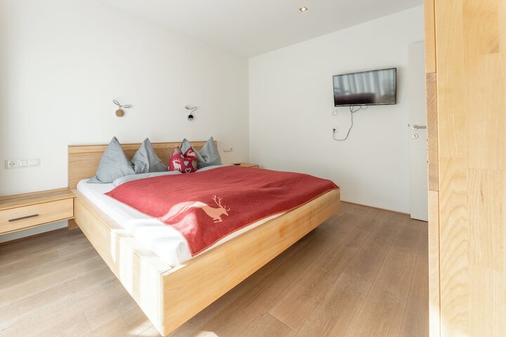 Room 42 of 156