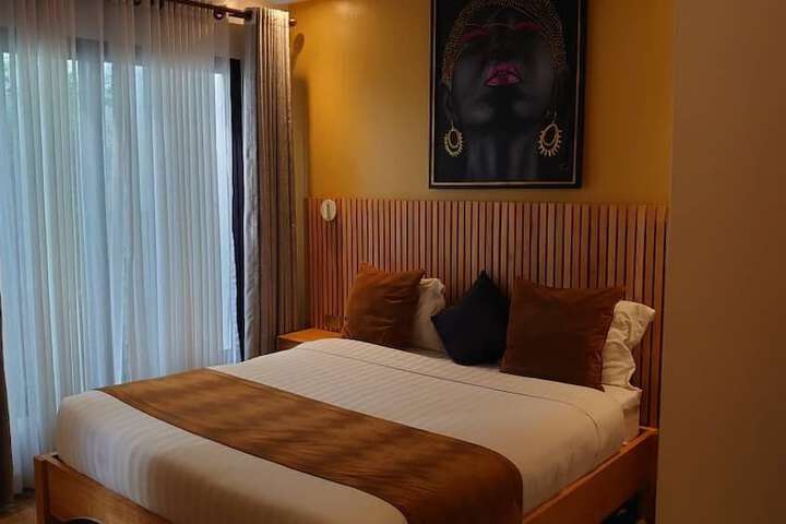 Room 11 of 24