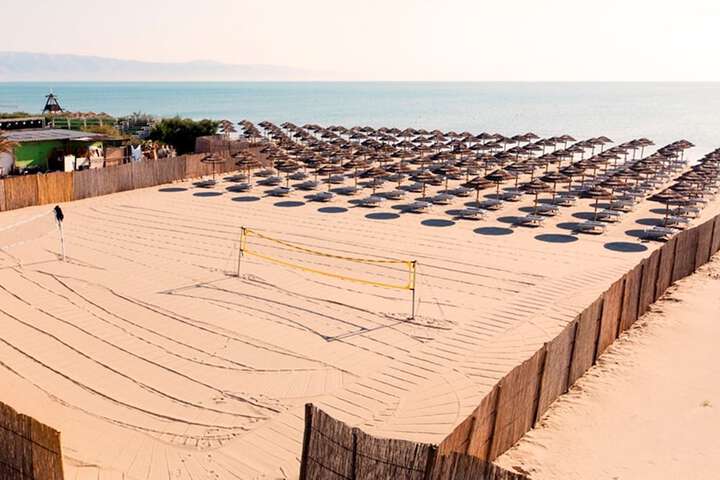 Beach 33 of 41