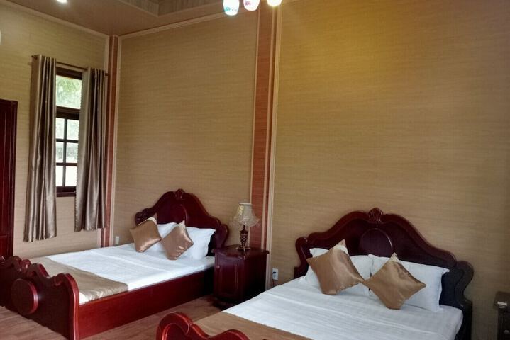 Room 6 of 105