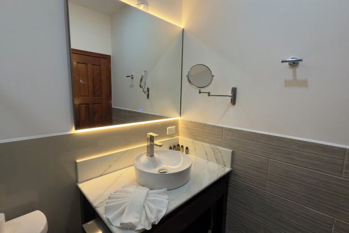 Room 158 of 272