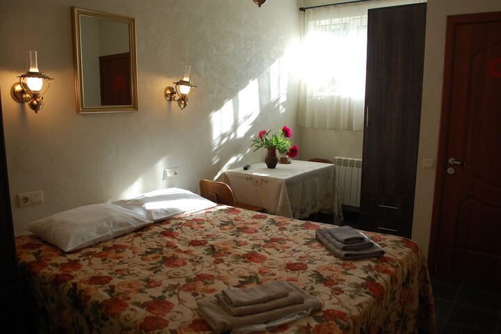 Room 4 of 36
